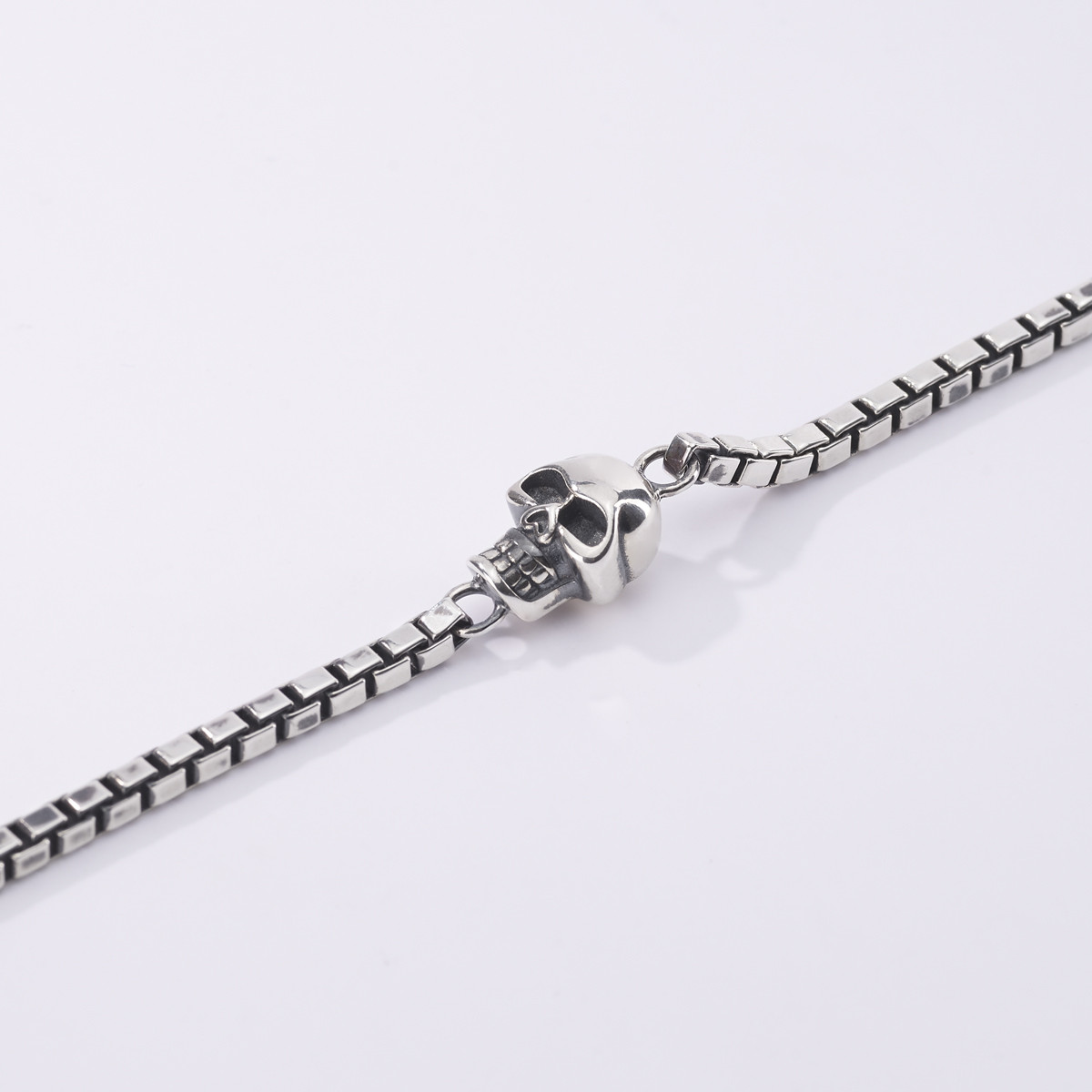 PULSERA DE CADENA VENECIANA CON CALAVERA