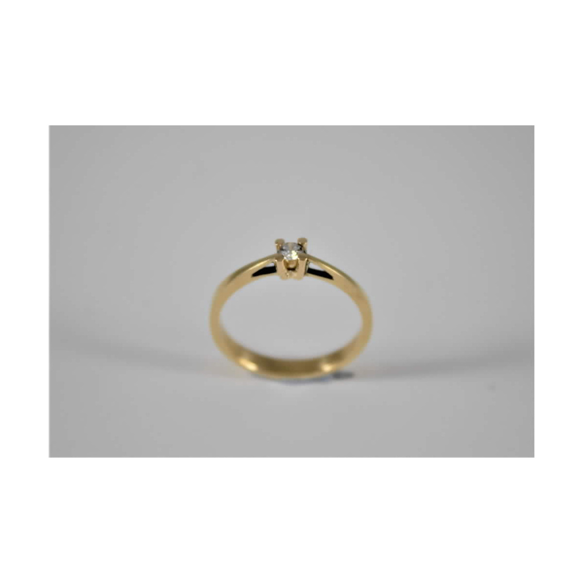 SOLITARIO ORO AMARILLO 18KT Y DIAMANTE