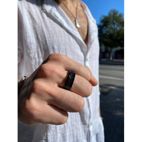 Anillo de acero y circonitas negras