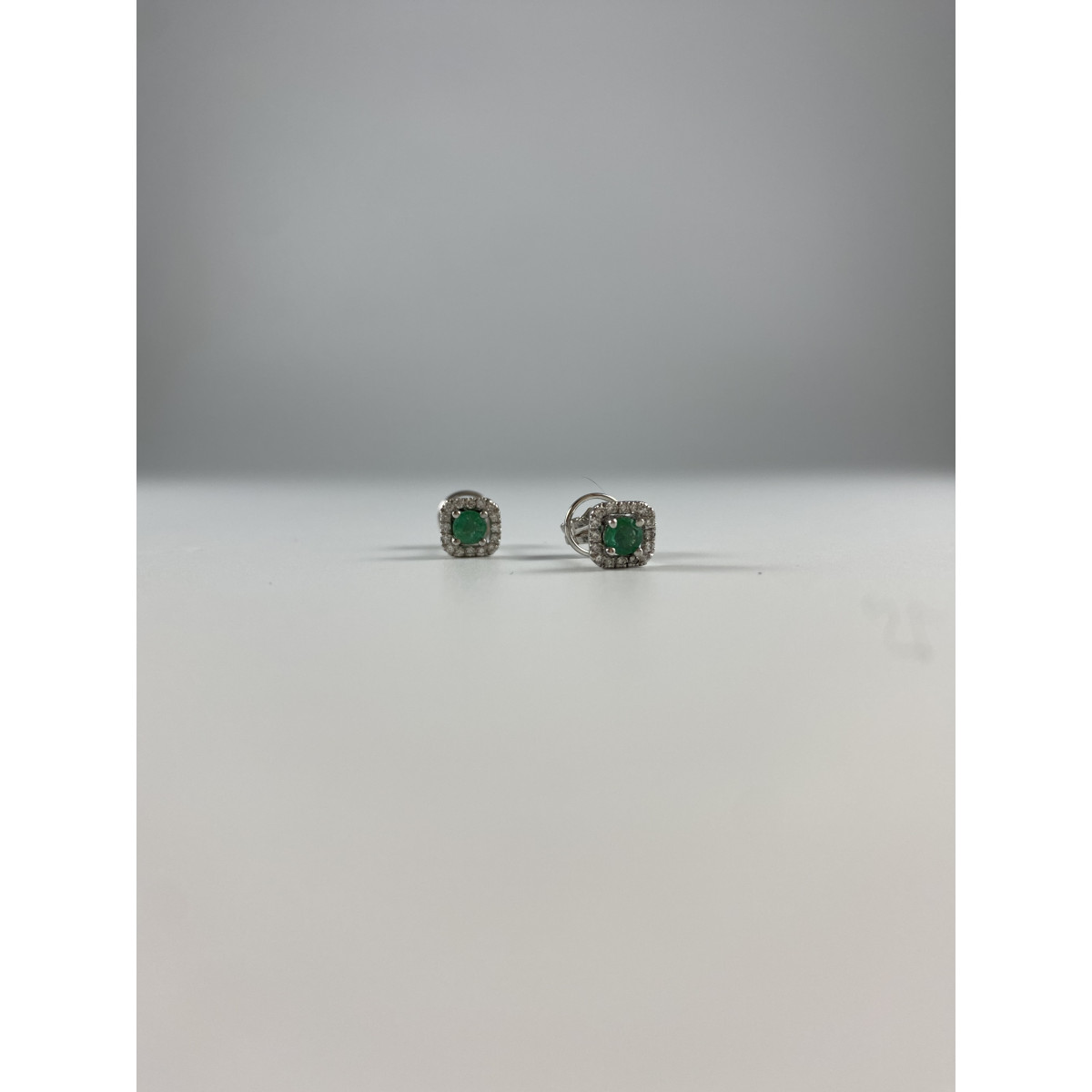 Pendientes Oro Blanco 18kt Esmeralda y Diamantes