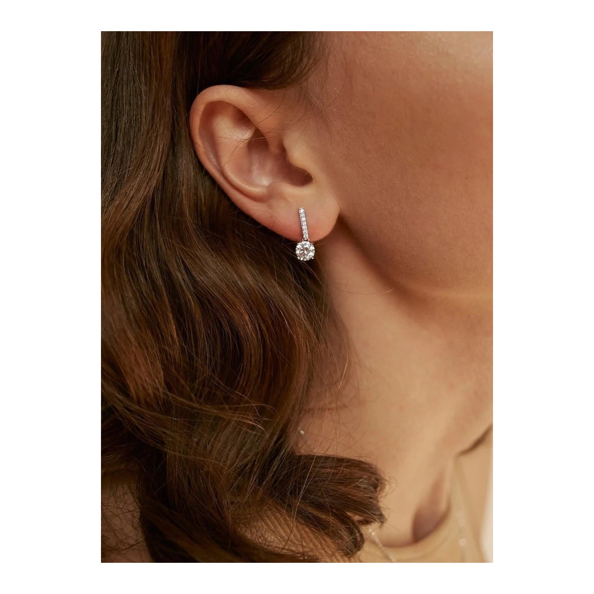 Pendientes brillantes pequeños diseño palo con circonita