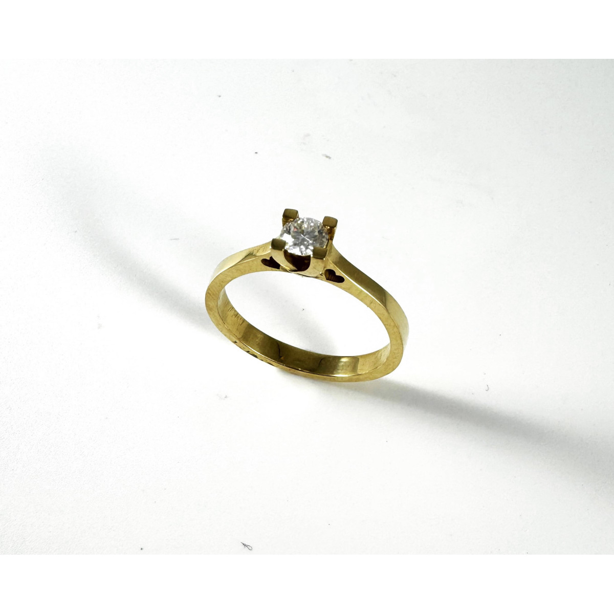 SOLITARIO CORAZONES ORO AMARILLO 18KT