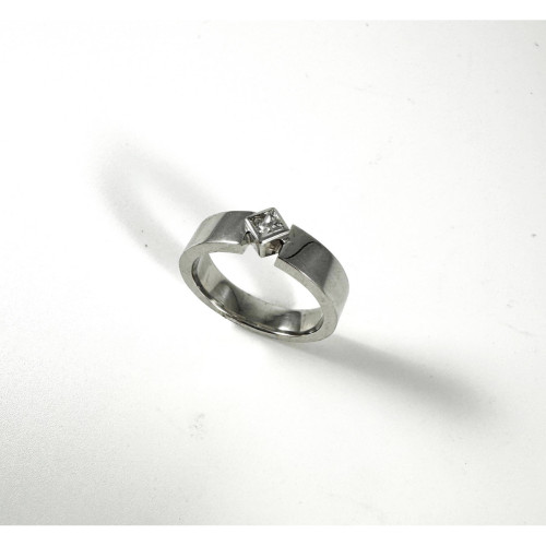 Anillo De Oro Blanco 18kt y Diamante Princesa