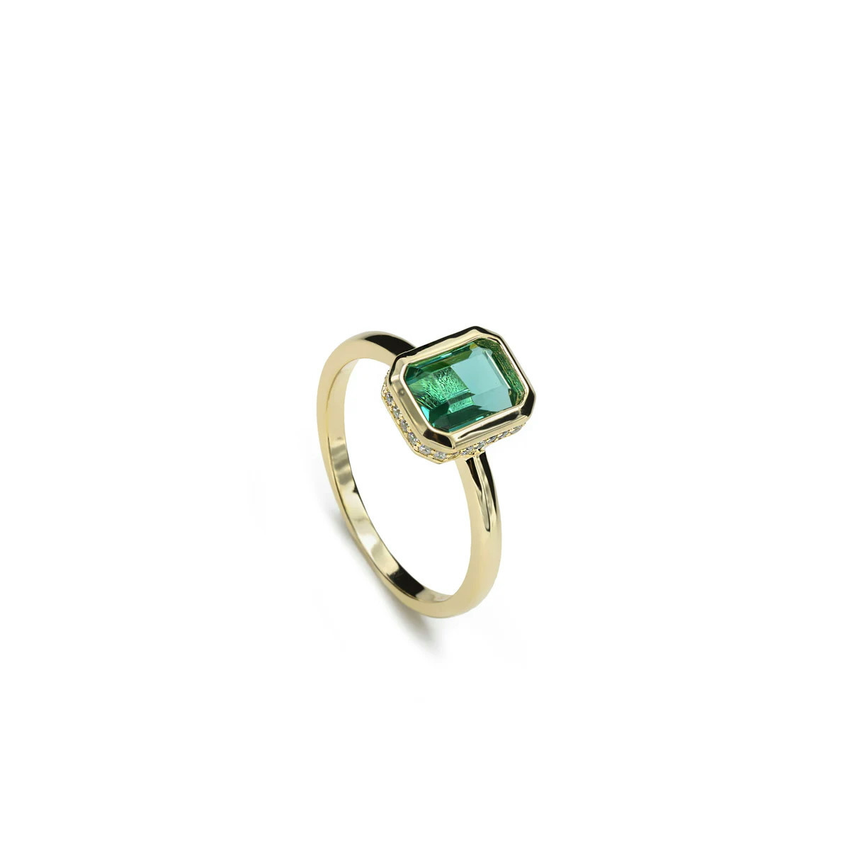 Anillo con piedras talla esmeralda tono aventurine y circonitas