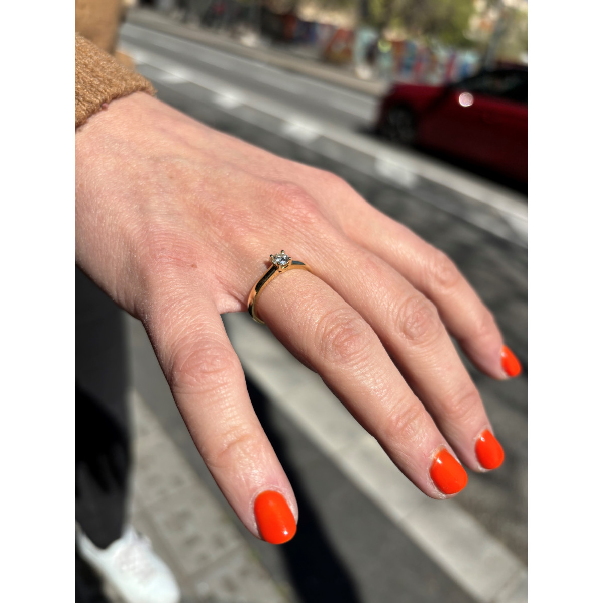 Anillo Oro Amarillo 18kt y diamante natural de 0,30 quilates