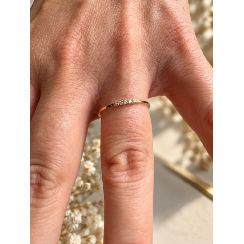 Anillo de Oro Amarillo de 18kt con Circonitas