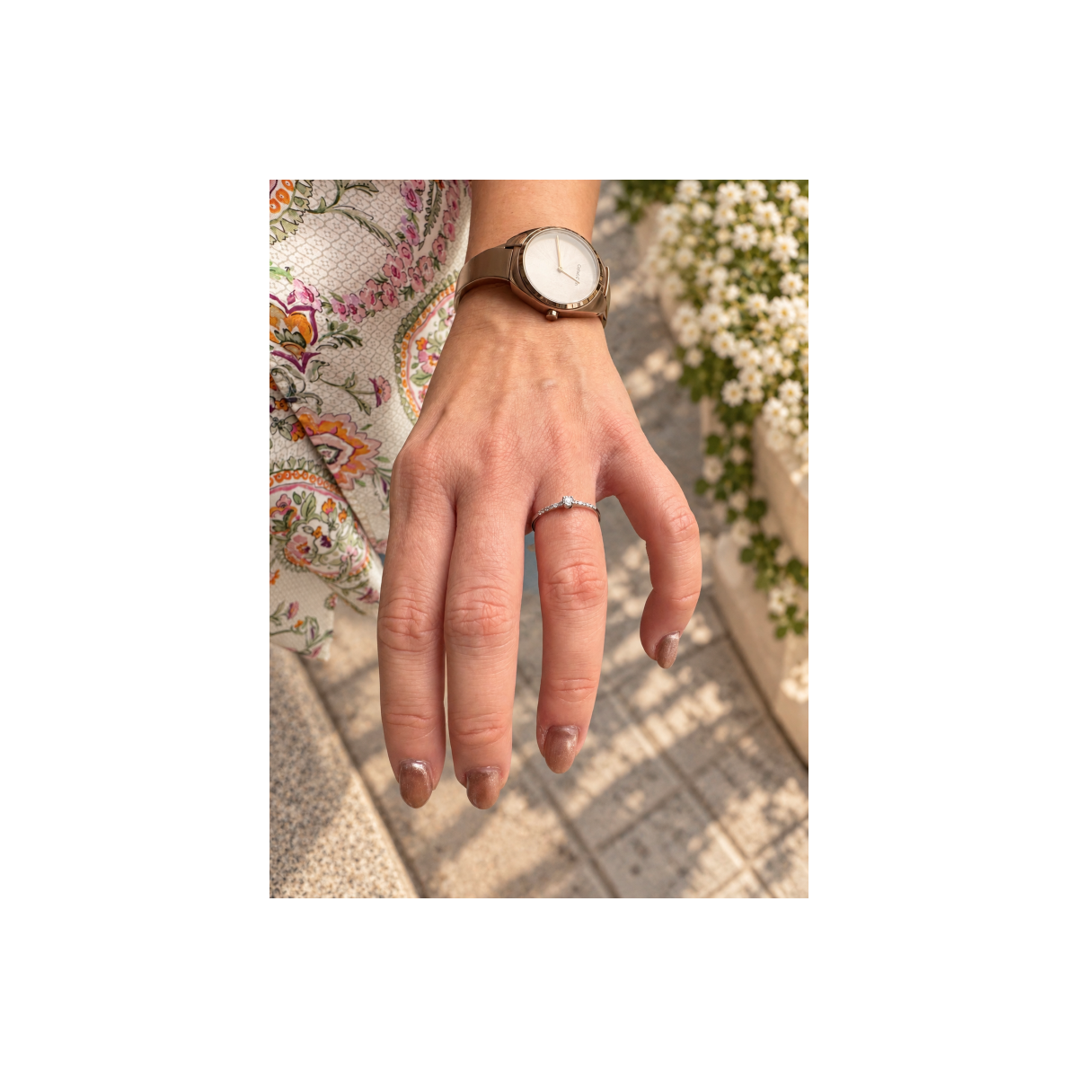 Anillo de Oro Blanco 18kt con Diamantes Naturales – Elegancia y Brillo
