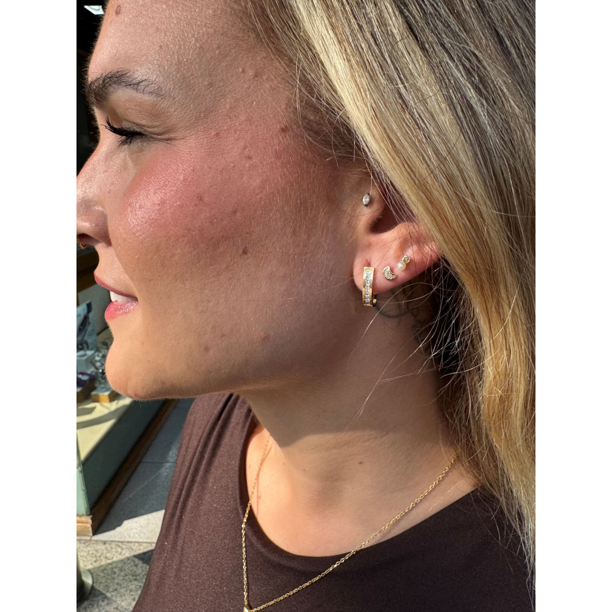Pendientes DESTELLO – Oro Amarillo 18kt con 14 Circonitas